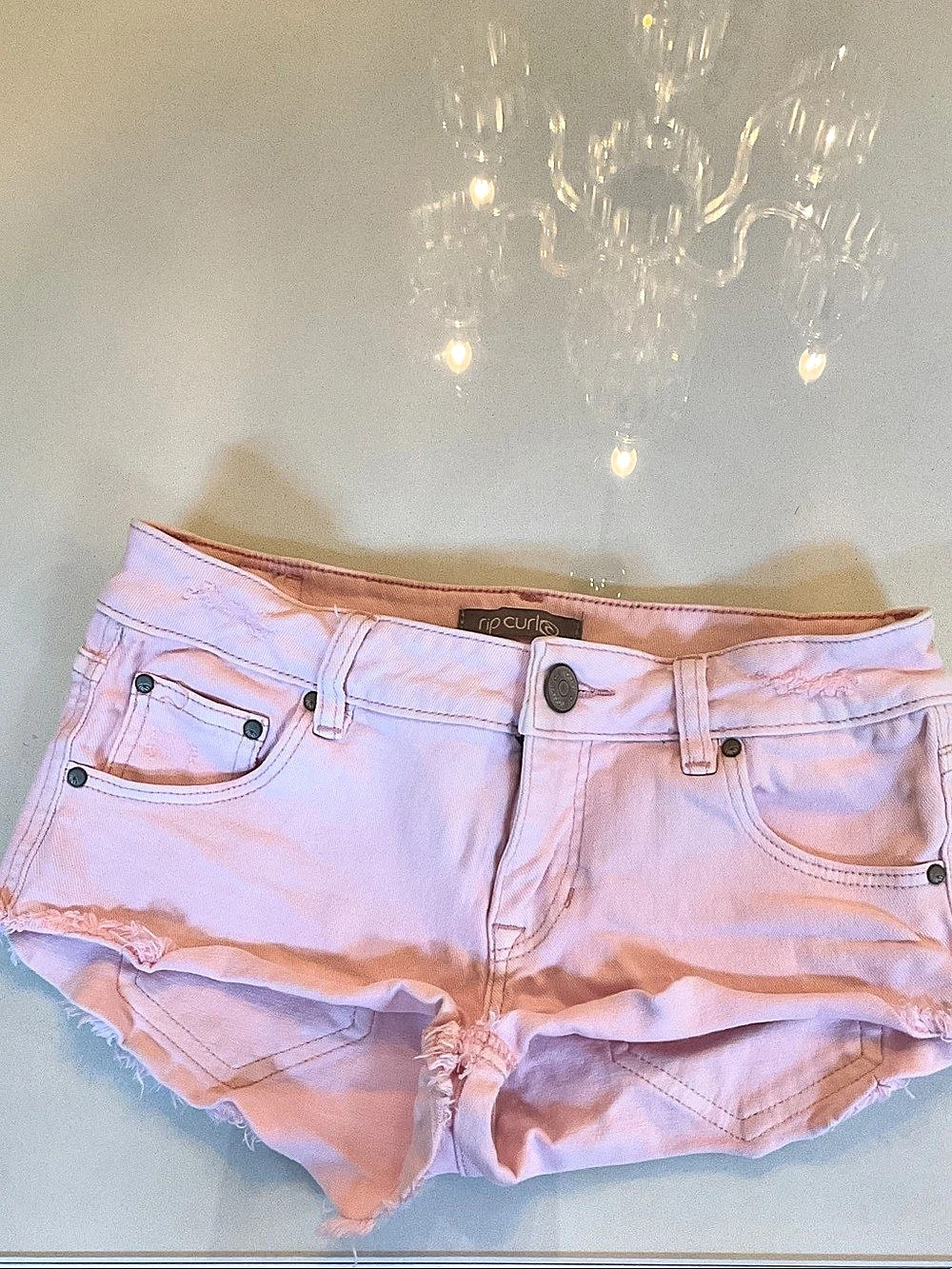 Rip Curl Frayed Denim Jean Shorts in Pink Size 3